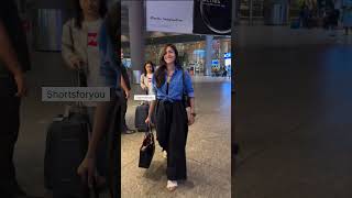 Mrunal Thakur Spotted at Airport #shortsforyou #airportlook #mrunalthakur #katchisera #song