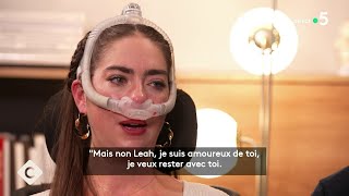 Maladie de Charcot : le témoignage bouleversant de Leah - La Story - C à Vous