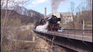 50 3648 mit Sonderzug des Sächsischen Eisenbahnmuseum am 16.04.2022  ☆ Scheineinfahrt in Wolkenstein