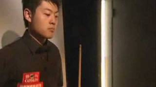 Liang Wenbo Gets Lost In His Walk-on (2010 World Championship)