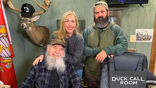 Uncle Si Is Baffled by What Jep Robertson Does Late at Night | Duck Call Room #325