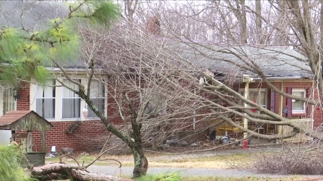 Thousands Still Without Power - YouTube