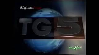 Enrico Mentana annuncia l'attacco in Afghanistan (Edizione Straordinaria TG5 - con banner TG2, 2001)