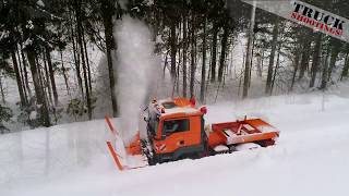 Schneeschleuder auf MAN TGA und Fendt im Einsatz