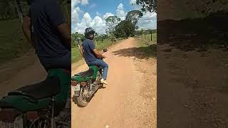 oq fazer quando fura o pneu da moto..,..assista deixe o laik...