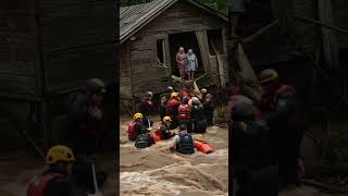 Detik Detik Proses Evakuasi Nenek Terjebak Banjir di Rumahnya, Berjuang Melawan Arus!!!!