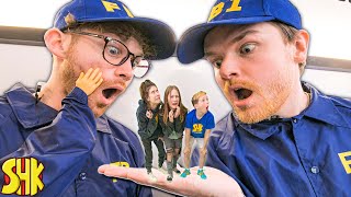 The FBI Guys have our Shrink Ray Machine! Shrink Ray Machine Mystery!