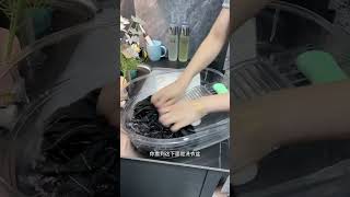 这款自带搓衣板的洗衣盆也太好用了吧，还自带香皂槽洗的干净还省力，关键还不占地方#搓衣板 #搓衣板洗衣盆#好物推荐🔥 #生活好帮手 #我要上热门🔥