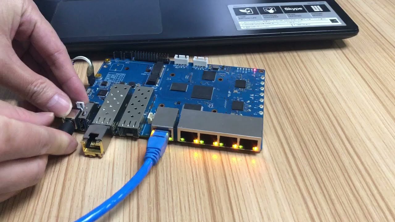 Banana Pi BPI-R3 OpenSource Router OpenWRT Boot - YouTube