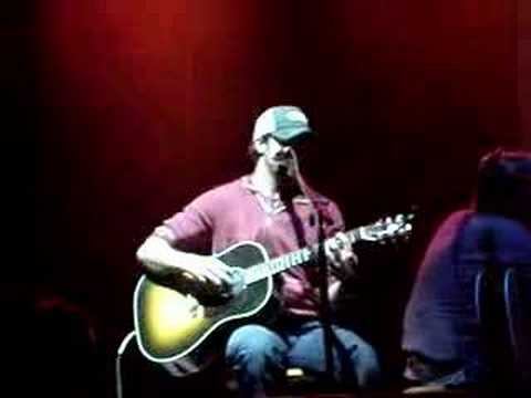 Luke Bryan- We Rode In Trucks (LIVE) - YouTube