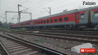 15003: Chauri Chaura Express at Kanpur outer towards Prayagraj Junction #sharp_turn