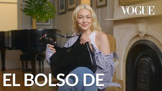 Gigi Hadid revela todo lo que una supermodelo guarda en su bolso | Vogue México y Latinoamérica