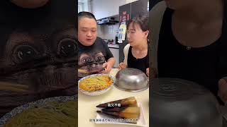 蠢老公居然偷藏雞蛋，谁料婆婆提前把鸡腿藏我盆里，最后看我吃肉后悔哭了