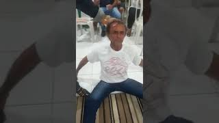 homem sendo liberto por pocesão maligna