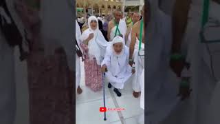 Subhanallah jamaah haji lansia perempuan mampu berjalan thowaf mengelilingi ka'bah