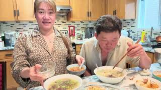 Trời Lạnh Như Vậy Có Tô Cháo Là Ấm Lòng  .