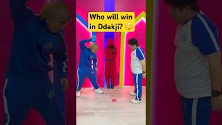 Who will win in Ddakji? 🤔