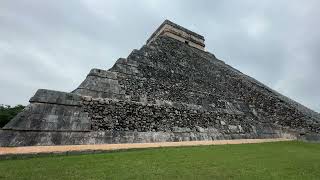 Walking around the Chichén Itza Pyramid