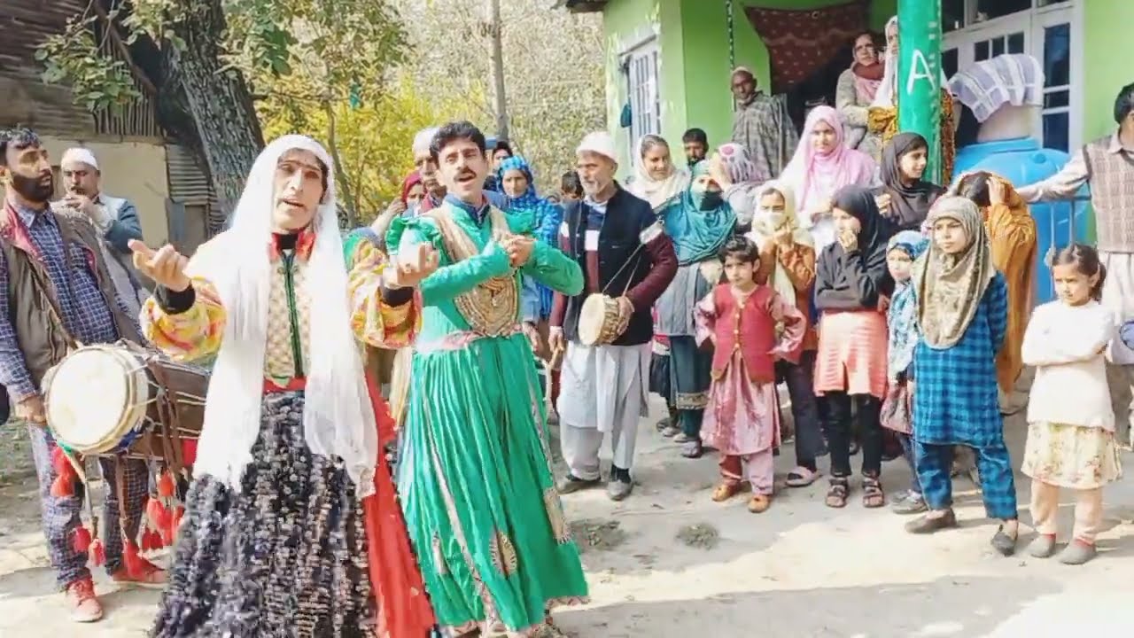 Band Pather Folk Song Folk Theatre Lalpora Kunzer - YouTube