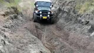 Toyota fj40 off road 4x4 flex!!