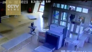 Earthquake video: Ceiling collapses at Xinjiang train station