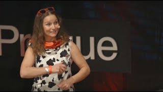 Má smysl chtít zachraňovat svět? | Kateřina Nováková | TEDxPrague