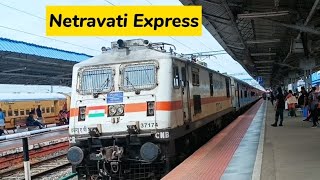 Netravati Express Arriving at Kollam Railway Station | Thiruvananthapuram central to Lokmanya Tilak