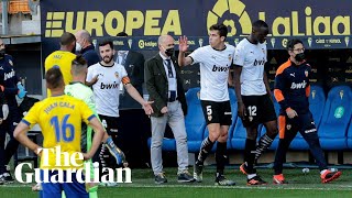 Valencia walk off against Cádiz after Diakhaby accuses opponent of racist abuse