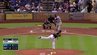 ATL@PIT: Uribe hammers solo homer to center field