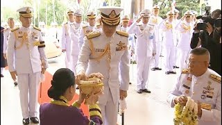 สมเด็จพระเจ้าอยู่หัว พระราชทานปริญญาบัตรมหาวิทยาลัยราชภัฏเขตภาคกลาง วันที่หก [ 9 มี.ค. 61 ]