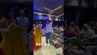 Sonu Nigam dancing joyfully to Shri Radhe with devotion and grace! #radheradhe #bhajans #sonunigam