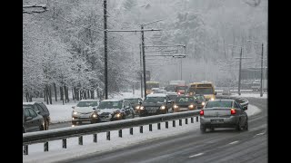 Sinoptikai prognozuoja, kad sniegas maišysis su lietumi: eismo sąlygas sunkins plikledis