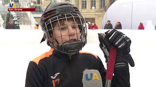 Ukrainians Learn How to Play Ice Hockey With Professional Players in Kyiv