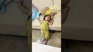 無憂無慮的童年，睡得都那麽隨意(￣o￣) . z Z#baby #人類幼崽 #cute #funnybaby #funny #萌寶 #cute baby #萌娃 #搞笑 #可愛 #可愛い