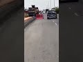 Kia Carens high speed risky overtake.