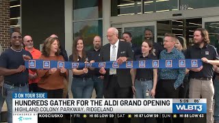 Hundreds gather for the grand opening of Ridgeland’s new Aldi store