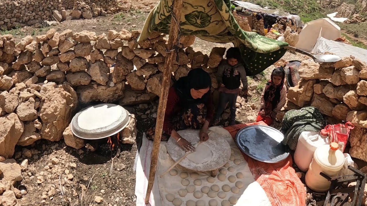 Nomadic Life Of Baking Local Bread Youtube