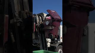 Garbage Truck Picks Up Heavy Trash Can 😯 #shorts #tiktok #viral