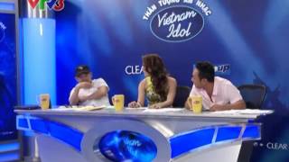 [Vietnam Idol 2012] Nguyễn Hương Giang khiến NS Quốc Trung ko dám nhìn trực tiếp...