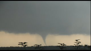 Trąba powietrzna nad Polską w sierpniu 2008. Archiwalne ujęcia