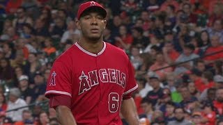 LAA@HOU: Ramirez fans Reddick to end the 3rd inning