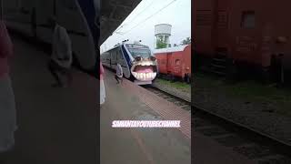 Nazre Hati😎too Durghatna Ghati🚄🤣 #shorts #reels #viralshorts #funny #fun #memes #trending #train