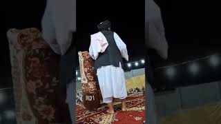 ‏چي دا عالم څوک ده؟په علم دى برکت شه.