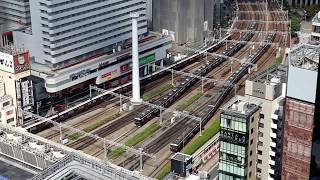 OIT梅田タワーから眺める阪急梅田駅3線同時発車