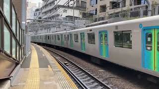 西武40000系50番台 40152編成 代官山駅通過