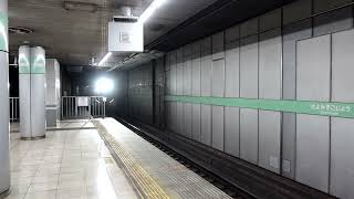 京阪3000系3002F　特急 淀屋橋行き　清水五条駅2番線通過　2022年11月19日撮影