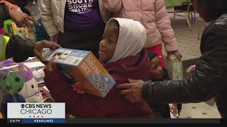 Over 500 toys given away to families at event on Chicago's South Side