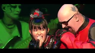Judas Priest's Rob Halford performs w/ Baby Metal - at AP awards - Painkiller, Breaking the Law