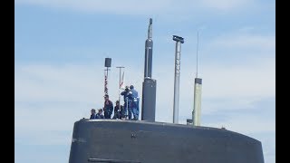 海上自衛隊 おやしお型潜水艦と間近で併走