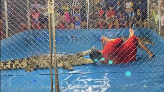 Crocodile show - ดูการแสดงจระเข้ล้อมผ้า